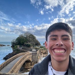 Meet your Posher, Ale or alejandro